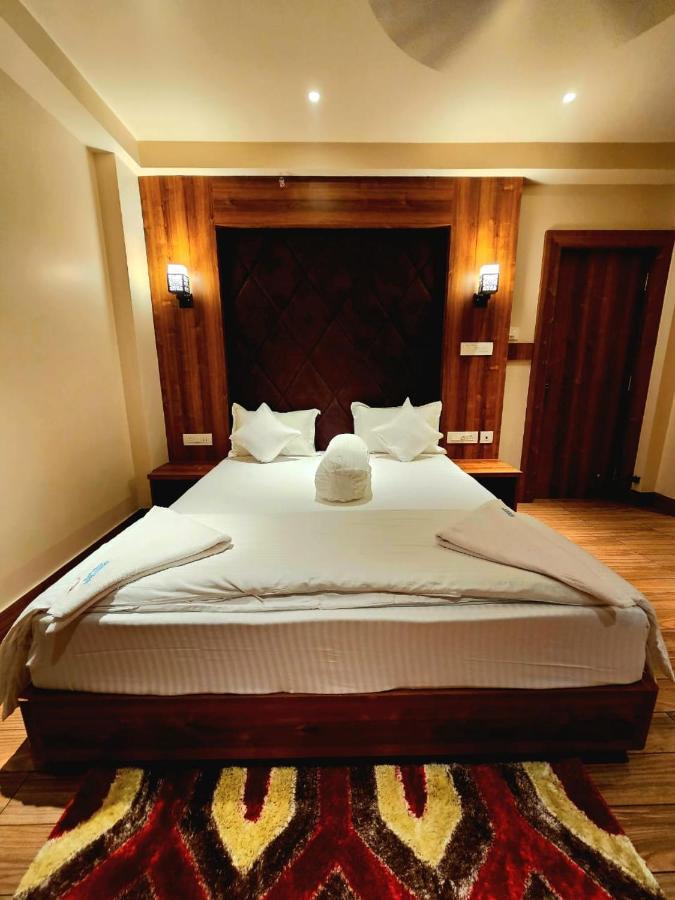 Blue Waves Hotel Tajpur Exterior foto