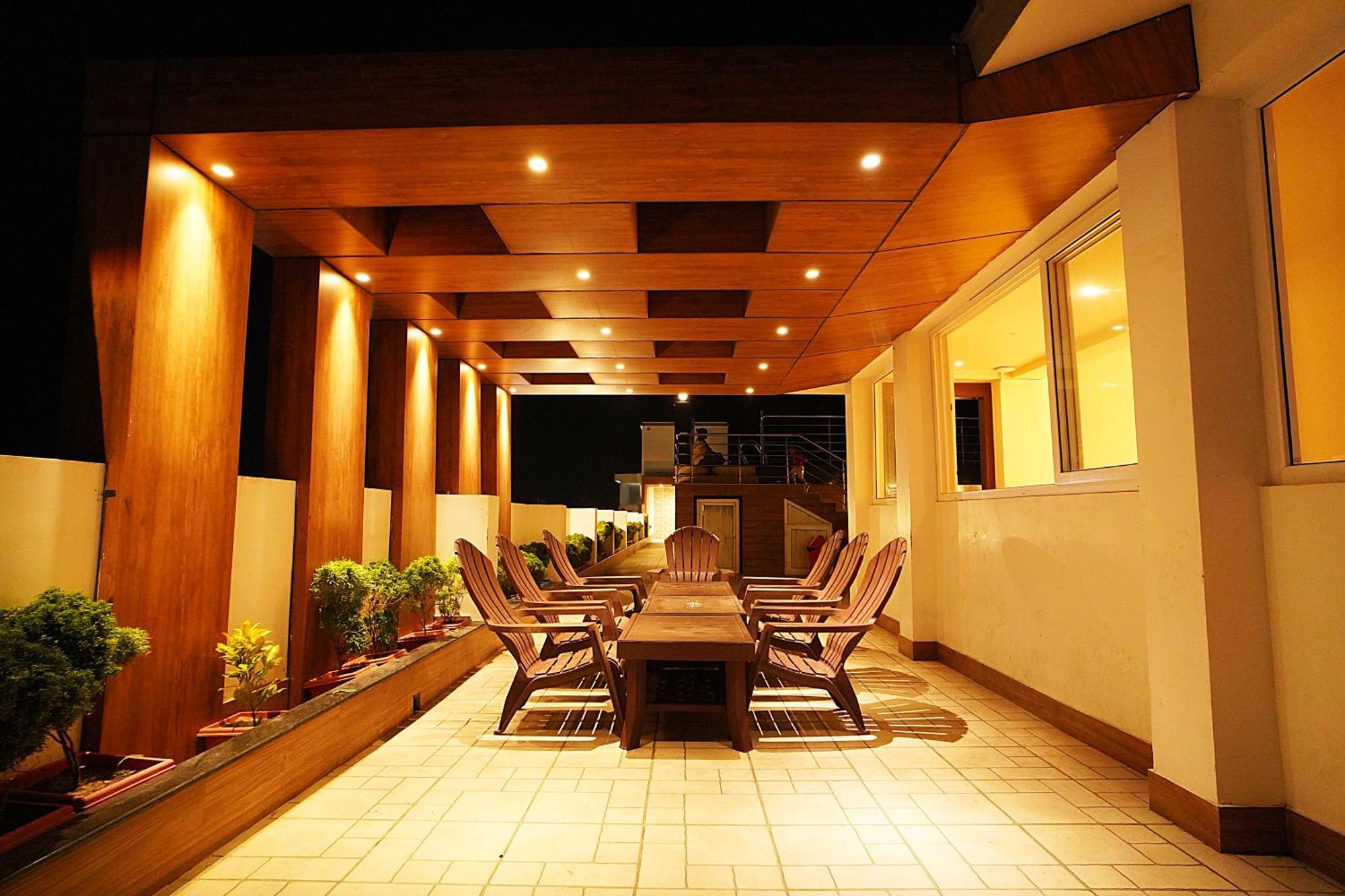 Blue Waves Hotel Tajpur Exterior foto