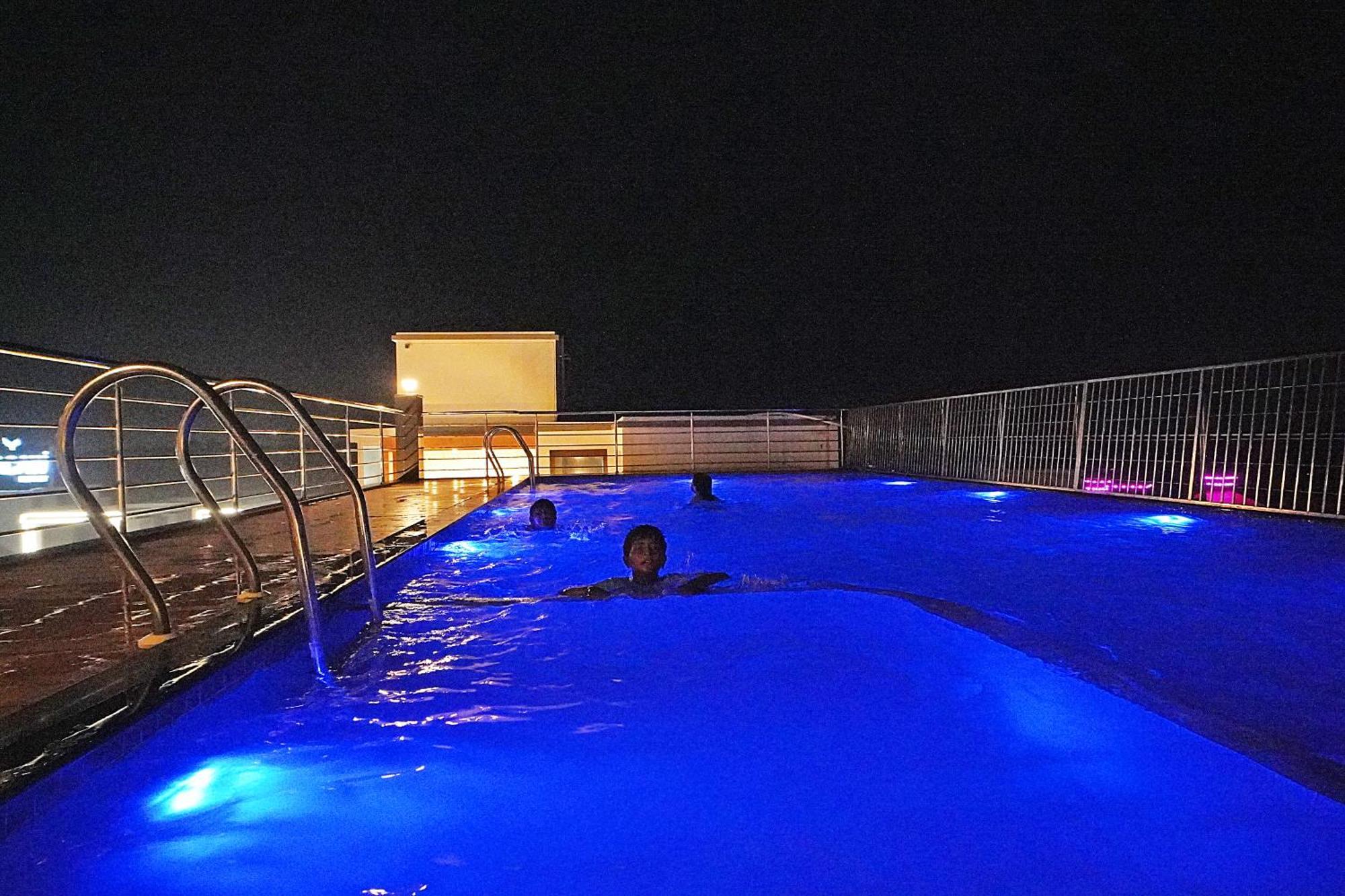 Blue Waves Hotel Tajpur Exterior foto